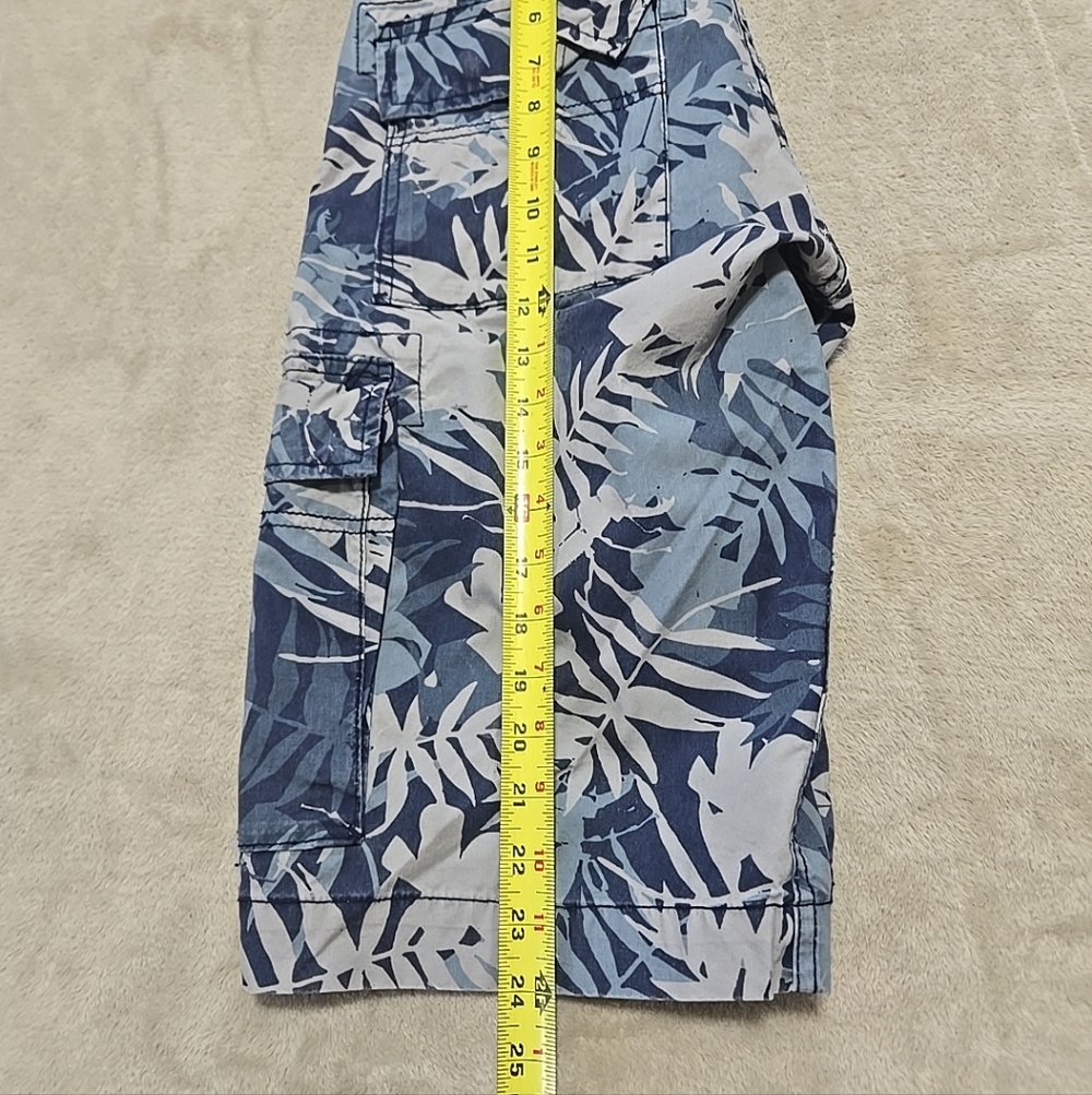 Levi's Tropical Slim Cargo Shorts Bermuda Style Mens Sz 30 Utility Hawaiian AOP - Picture 4 of 8